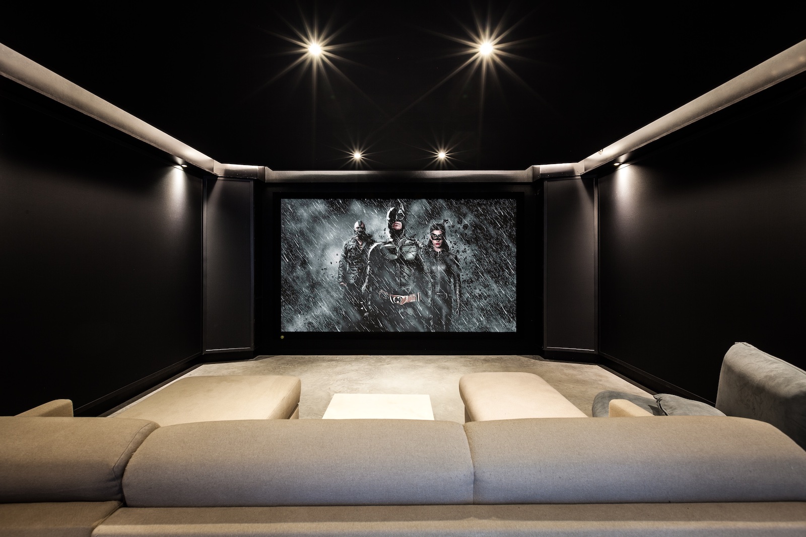 Dark Knight Cinema by Beter Beeld & Geluid